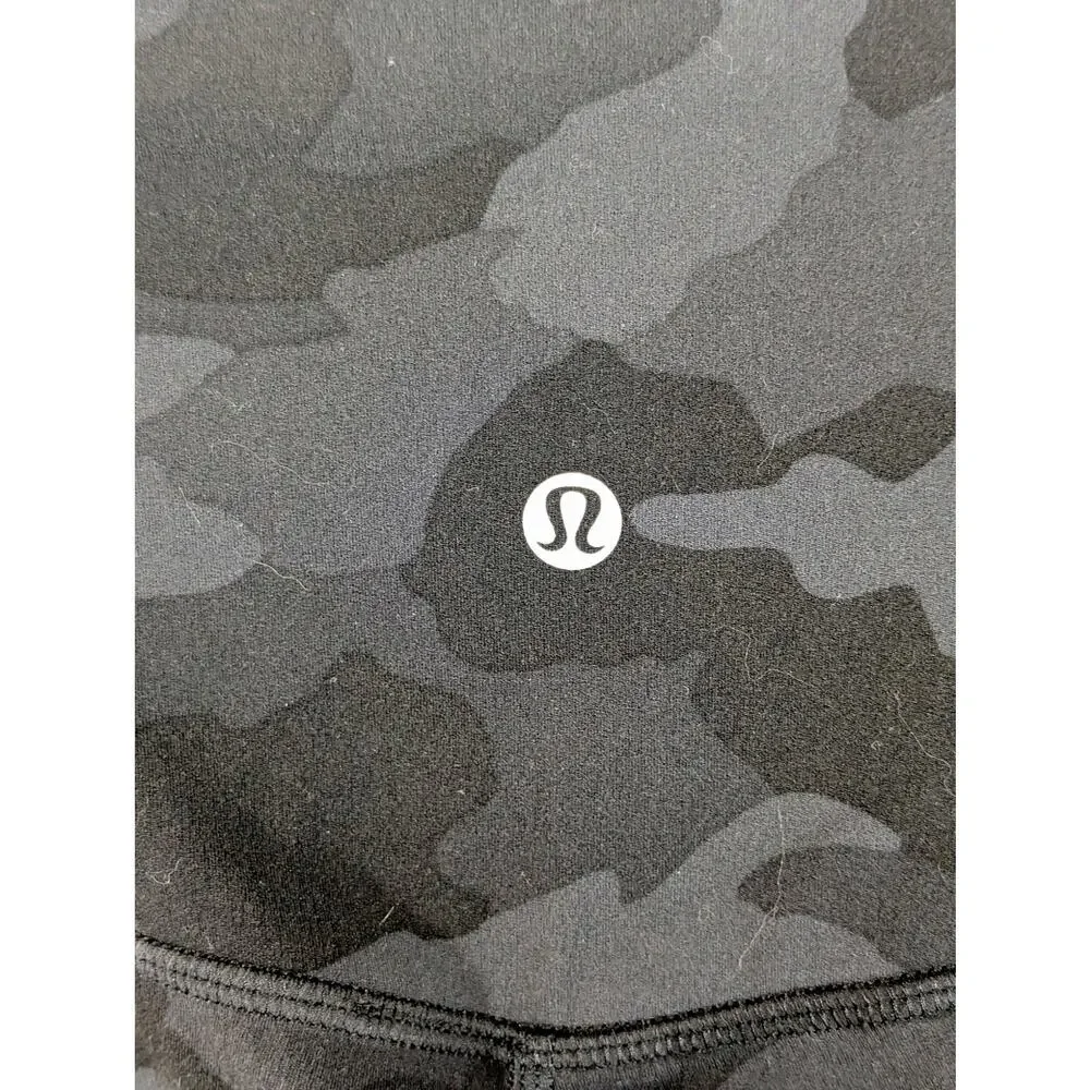 LULULEMON! FAB BLACK AND GRAY CAMO PATTERNED ULTRA STRETCH LEGGINGS! SIZE S
